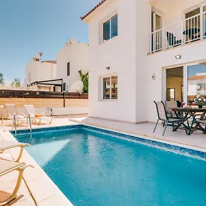 villa-karisa.protaras-cy-hotels.com/